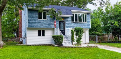 204 Grove Street, Port Jefferson Station