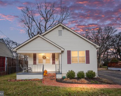 205 E Chatham St, Fredericksburg