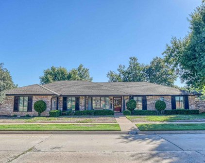 10400 S Ranchwood Manor Drive, Oklahoma City