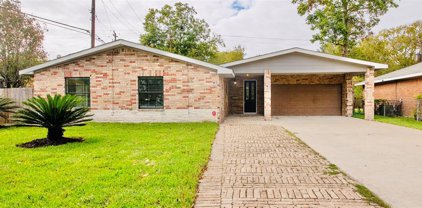 12218 Hillcroft Street, Houston