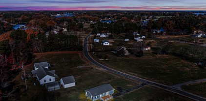 215 Harbor Drive, Reedville