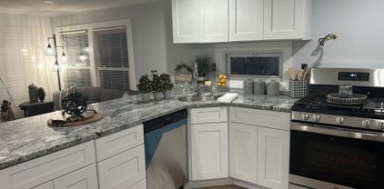 10 Robin Road, Hazlet