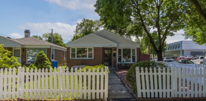 2130 Seward Street, Evanston