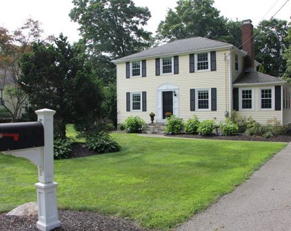 90 W Plain St, Wayland