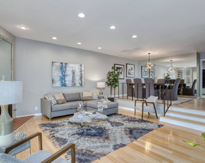 21801  Burbank Blvd Unit 67, Woodland Hills