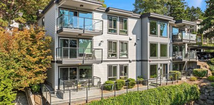 3208 81st Place SE Unit #D102, Mercer Island