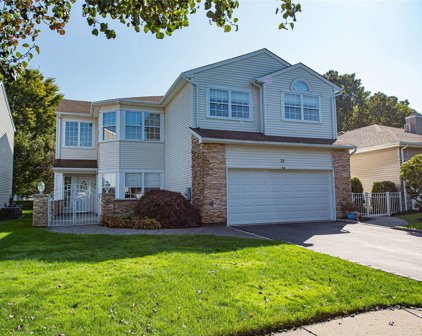 73 Hamlet Drive Unit #73, Hauppauge