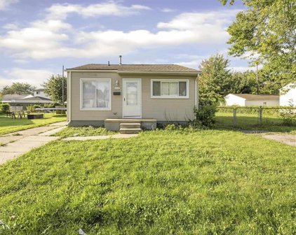 11220 Essex, Warren