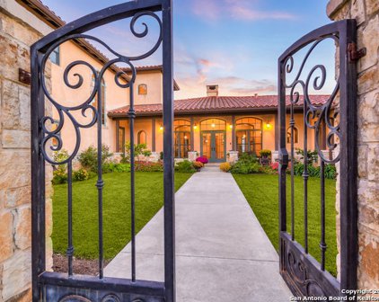 214 Lazy Ln, San Marcos