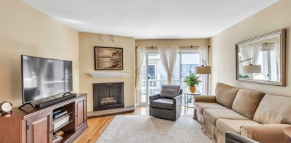 8740  Tuscany Ave Unit 202, Playa Del Rey