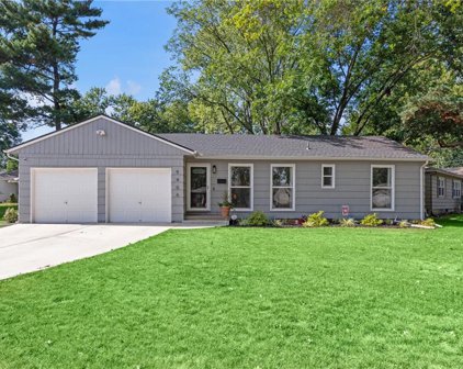 9406 Gillette Street, Lenexa