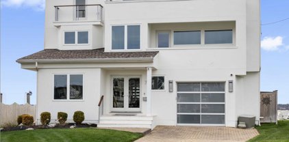 7 Circle Drive, Monmouth Beach