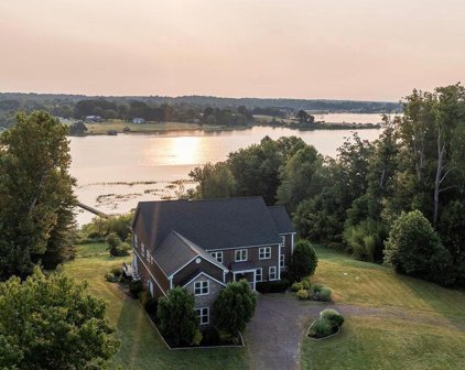2647 Peach Grove Rd, Louisa
