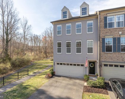 8101 Honey Bee Way, Manassas