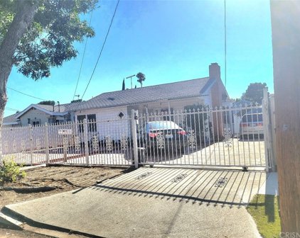 6733 Hinds Avenue, North Hollywood