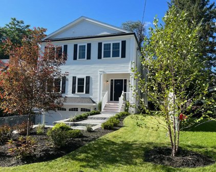 9 Bartlett Ave, Lexington