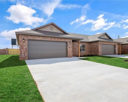 1701 Booker  Circle, Pea Ridge