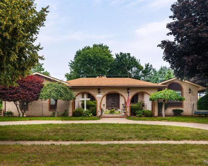 46498 HOUGHTON, Shelby Twp
