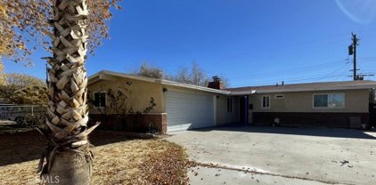 1028 W Avenue H6, Lancaster