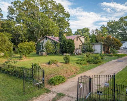 240 Hebble Highway, Piedmont