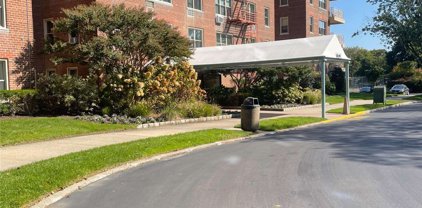 23-45 Bell Blvd Unit #2B, Bayside