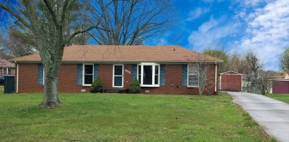 303 Cedarbrook Dr, Clarksville