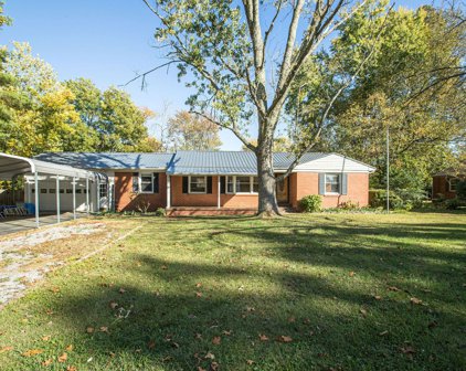 704 Country Club Dr, Tullahoma