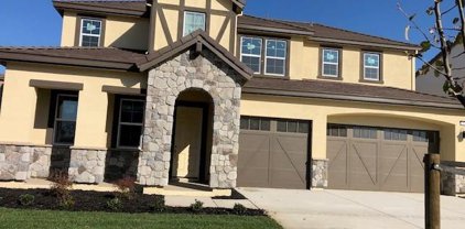 377 Fletcher Ln, Brentwood
