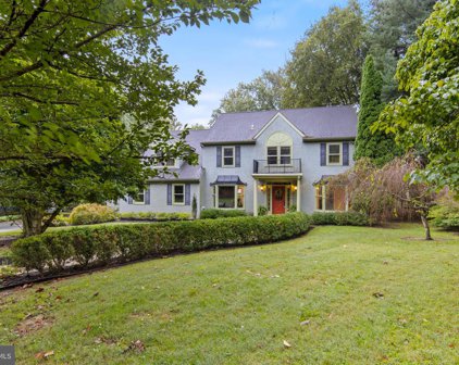 424 Red Coat Ln, Wayne