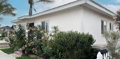 152 W Market St, Long Beach