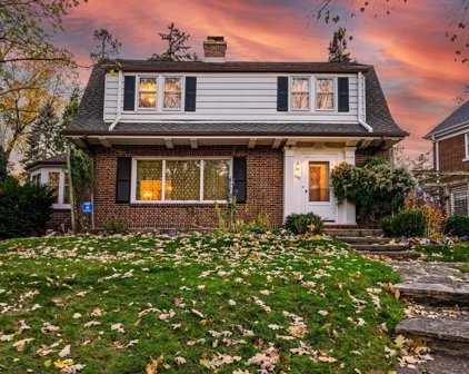 1919 Martha Washington Drive, Wauwatosa