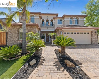 2604 Torrey Pines Dr, Brentwood