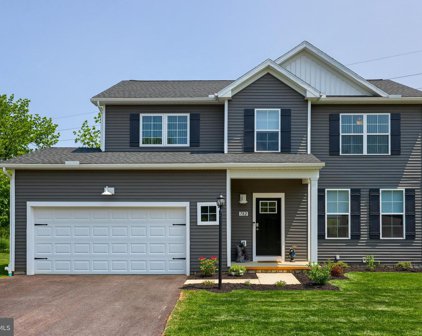 782 Weldon Dr, York