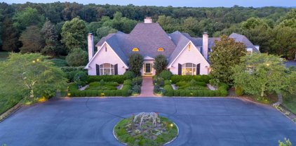 1154 Rustling Oaks Dr, Charlottesville