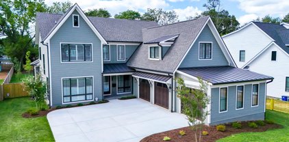 626 Hillcrest Dr Sw, Vienna