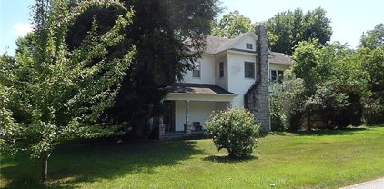 402 Huntsville Street, Berryville