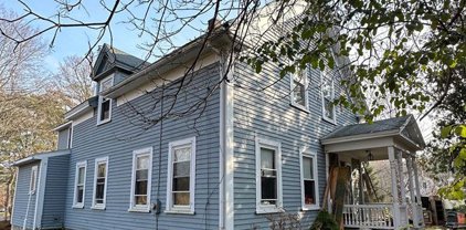 204 Wood Street, Hopkinton