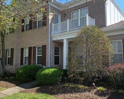 614 Springlake Dr, Franklin