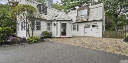 152 Hutchinson Rd, Arlington
