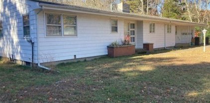 276 Dillon Ln, Swansea