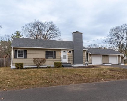 7 Cross Rd, Westford