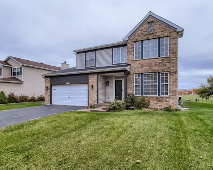 1022 Brecken Ridge Lane, Shorewood
