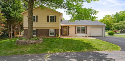 7797 Newington Woods Dr, Springfield