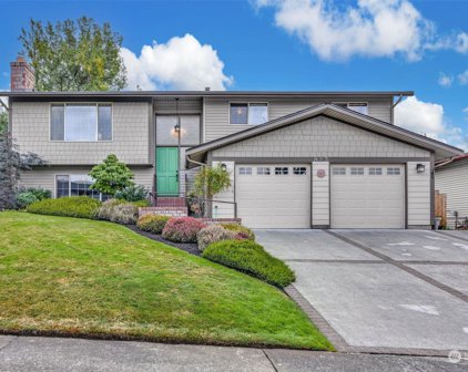 823 S 28th Court, Renton