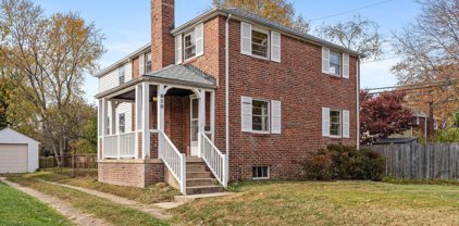 610 S Irving St, Arlington
