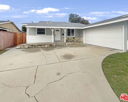813 Lees Avenue, Long Beach