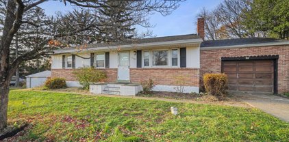 709 E Winding Hill Rd, Mechanicsburg