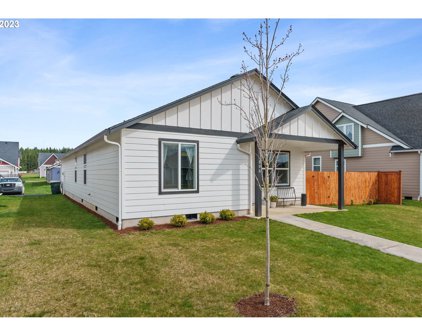 806 ROUNDTREE BLVD, Winlock