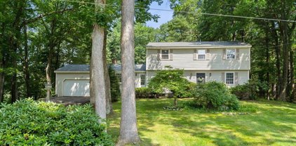 28 Candlewood Dr, Andover