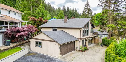 6 Elsdon Bay, Port Moody